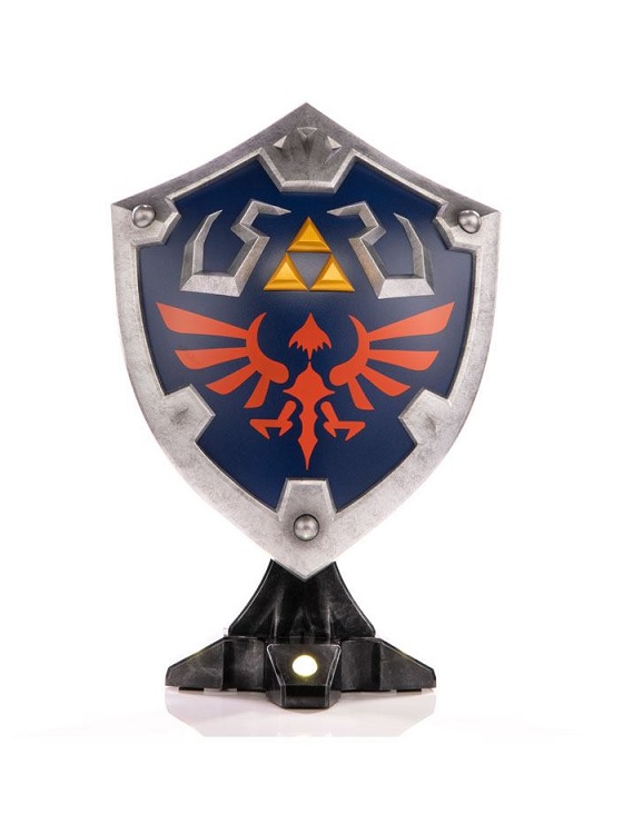 THE LEGEND OF ZELDA BREATH OF THE WILD HYLIAN SHIELD COLLECTOR'S EDITION